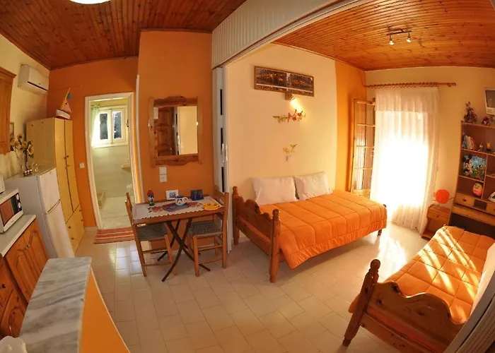 Paraskevi Палеокастрица